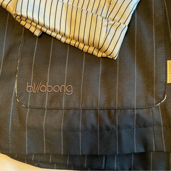 BILLABONG DESIGNERSCLOSET Pin Stripe 3/4  Sleeve Blazer Size-Medium - Picture 5 of 10